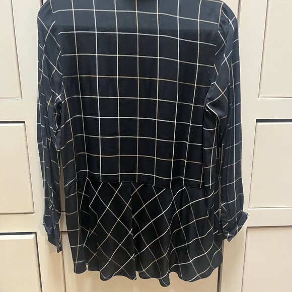 EUC J. Jill Windowpane Plaid Black Tan White Button Down Rayon Shirt Size XS - Picture 3 of 3